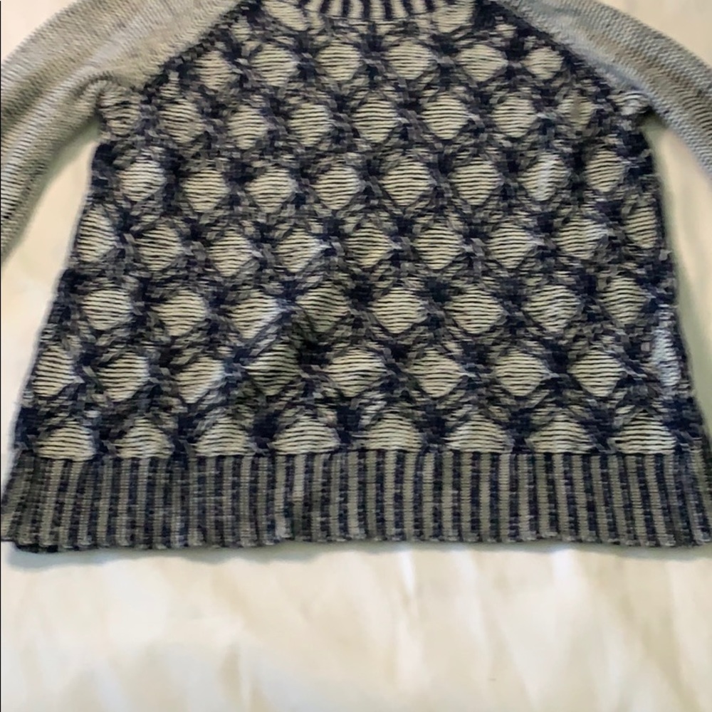 Sweater - Picture 4 of 4